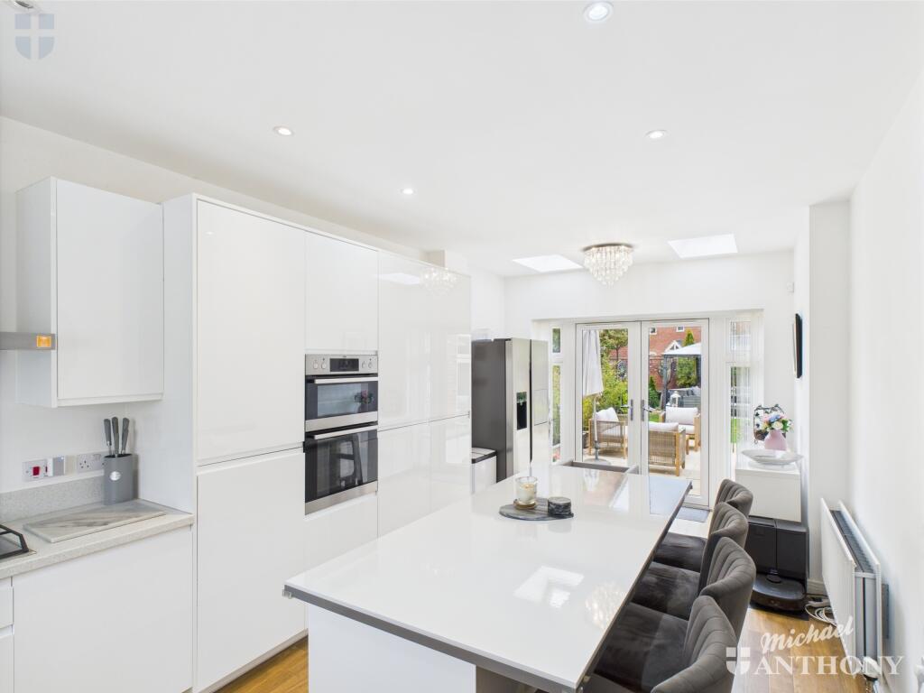 CAM03218G0-PR0655-STILL004