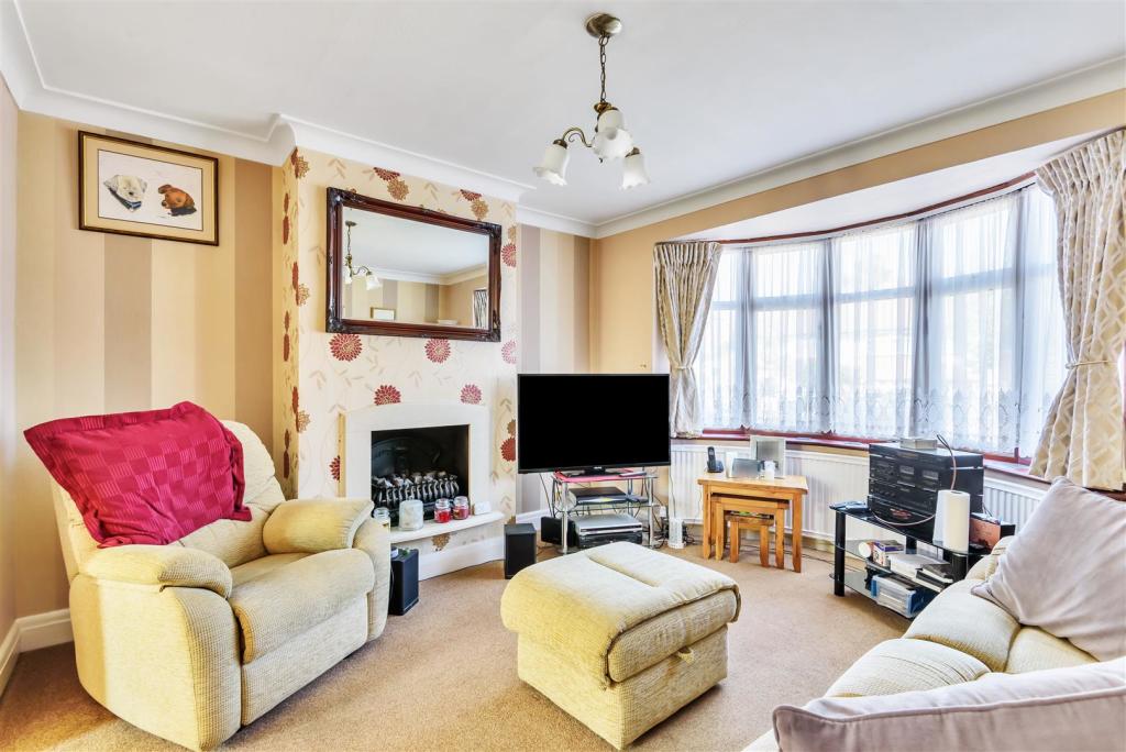front lounge.jpg