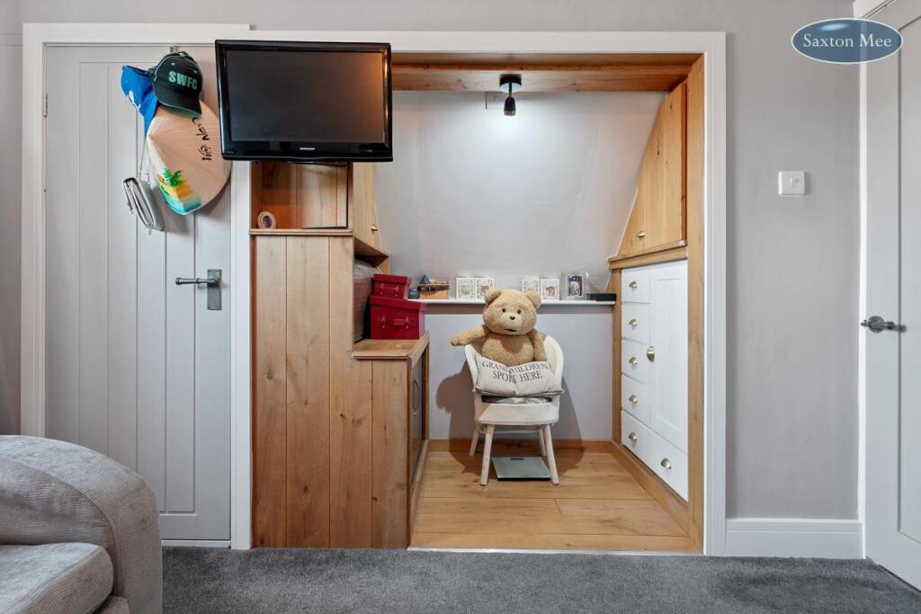 329 Manchester Road (20 of 22).jpg
