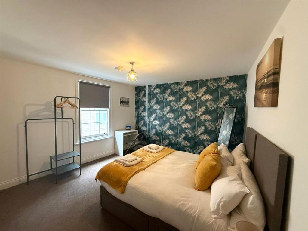 Bedroom 1.jpeg