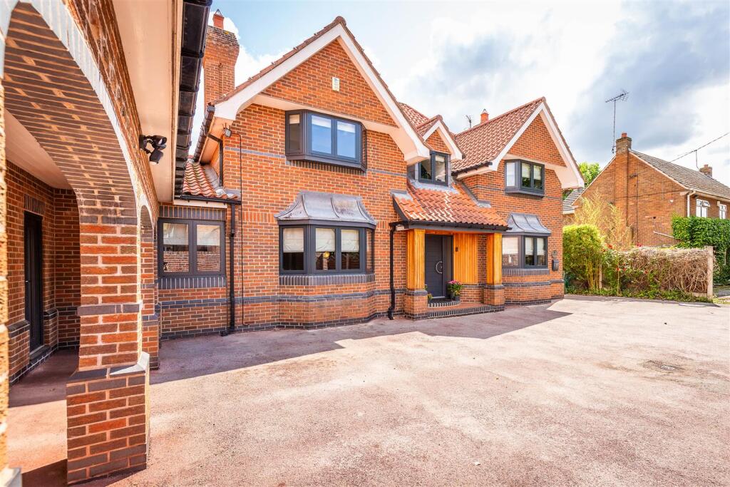 The Chimneys Park Street Worksop S80 1HH-4.jpg