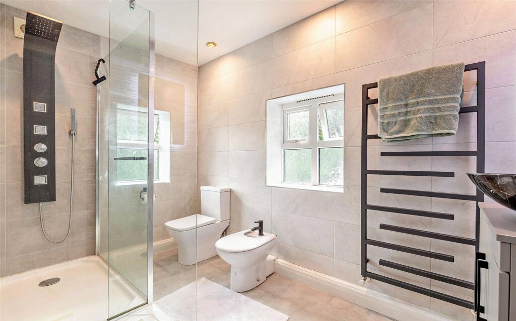 Bed One En-Suite