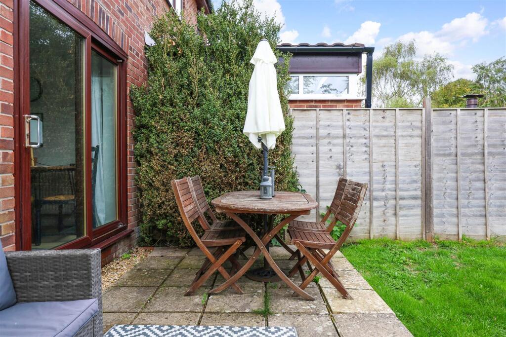 7 Niebull Close 31.JPG