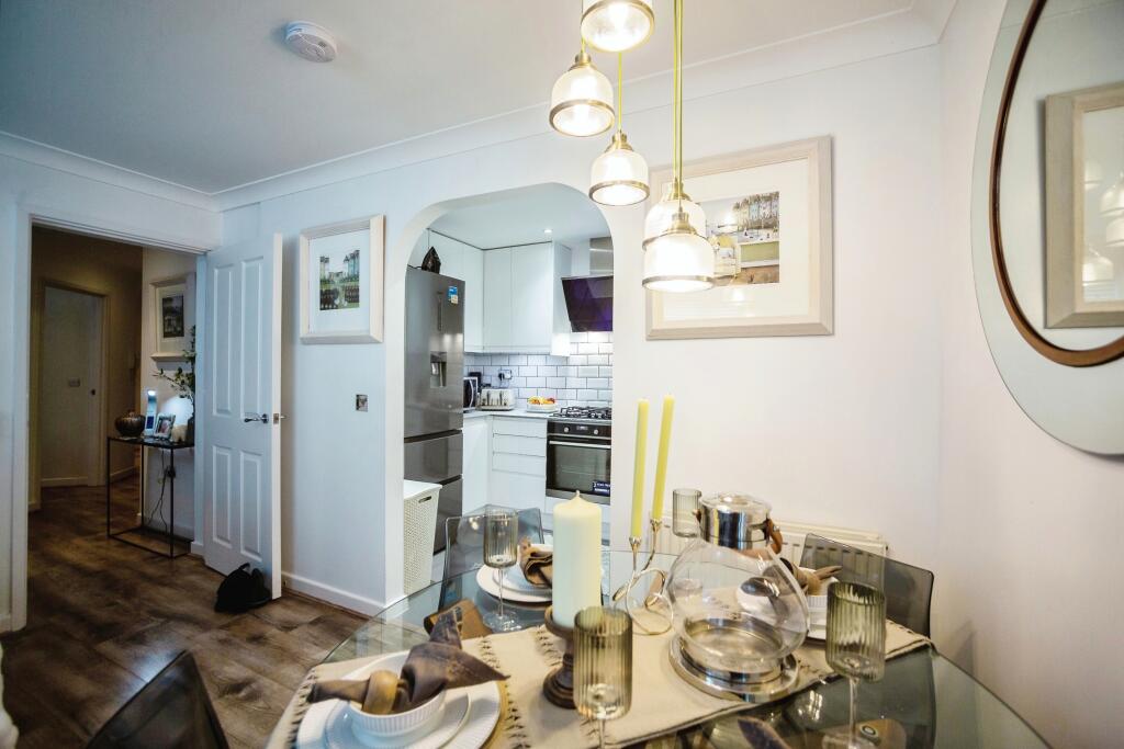 Lounge/Dining Room