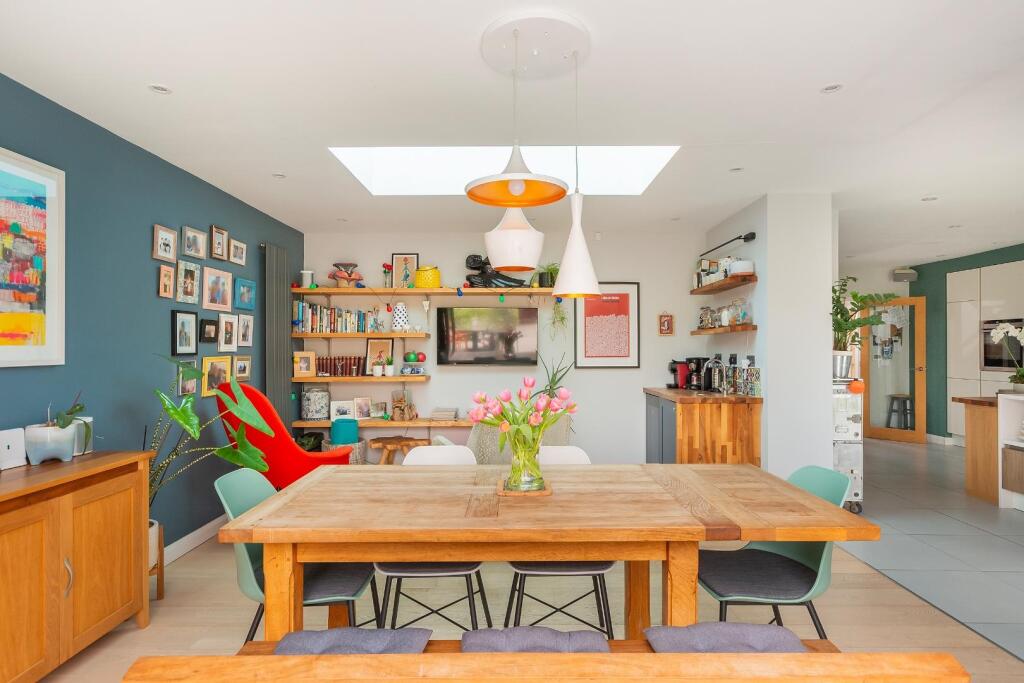 1D0LEIG - Dining Sitting Room A.jpg