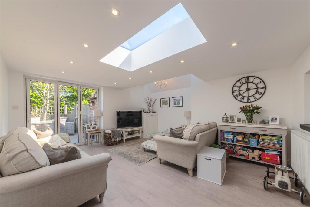 Bumblebee Cottage-16.jpg