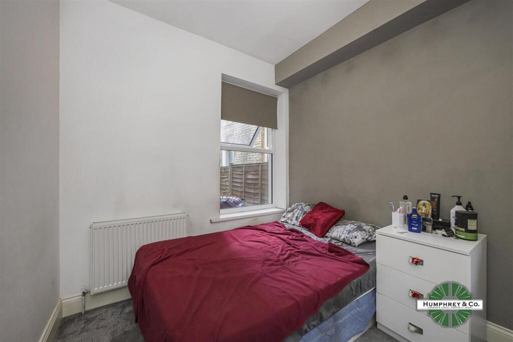 Flat 2 17 Mount Pleasant Road -003.jpg