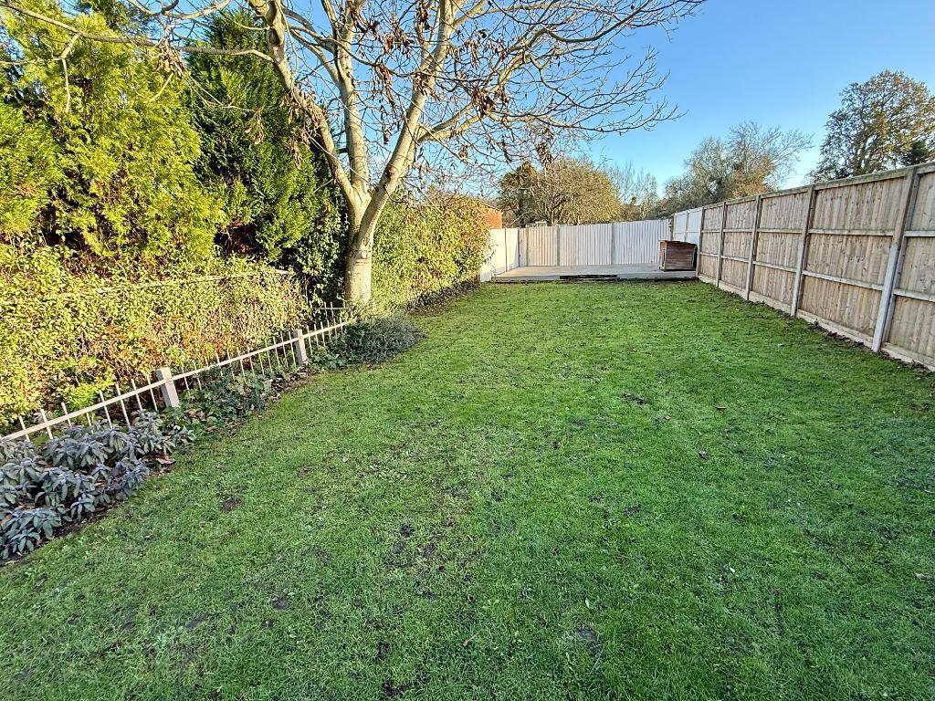 Sunny flat rear garden