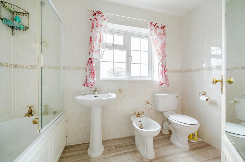 1334996-19-689496...