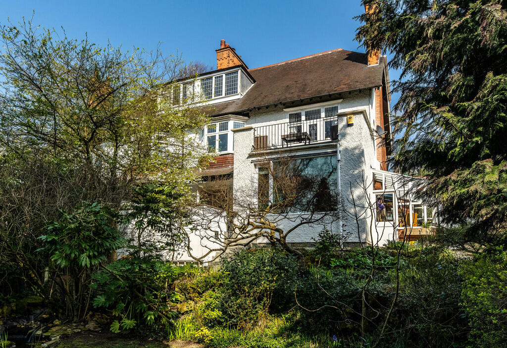 34 Warwick Road 0...