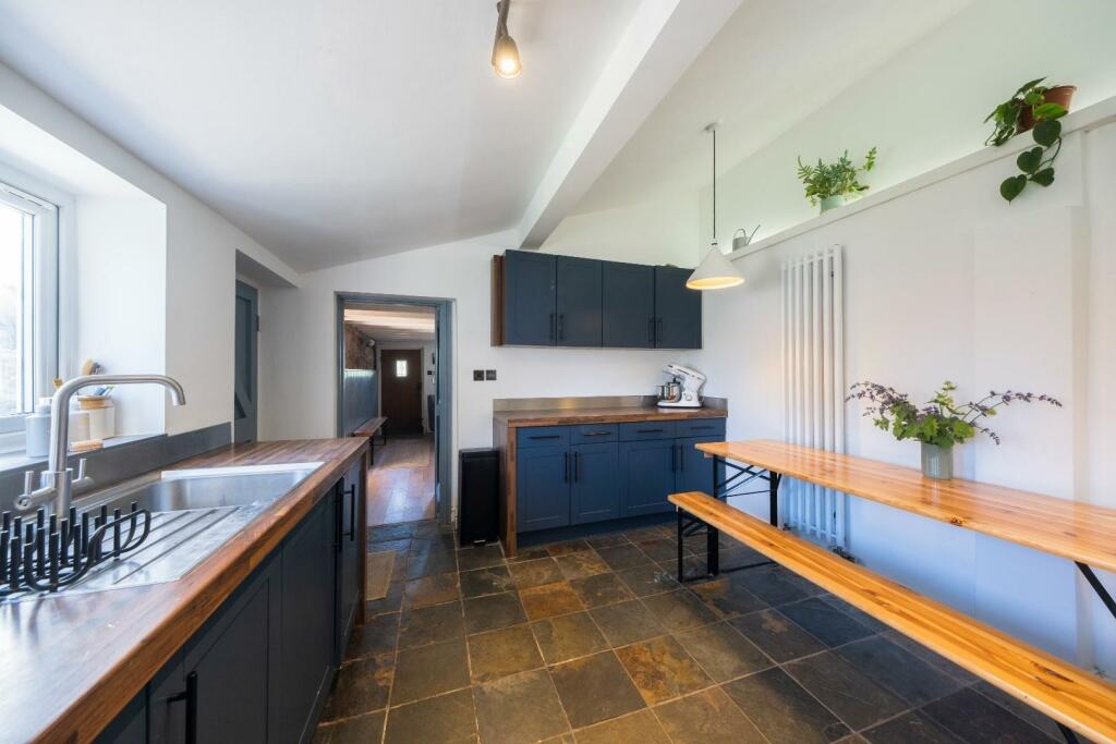 1 Beaconsfield Cottages-003.JPG