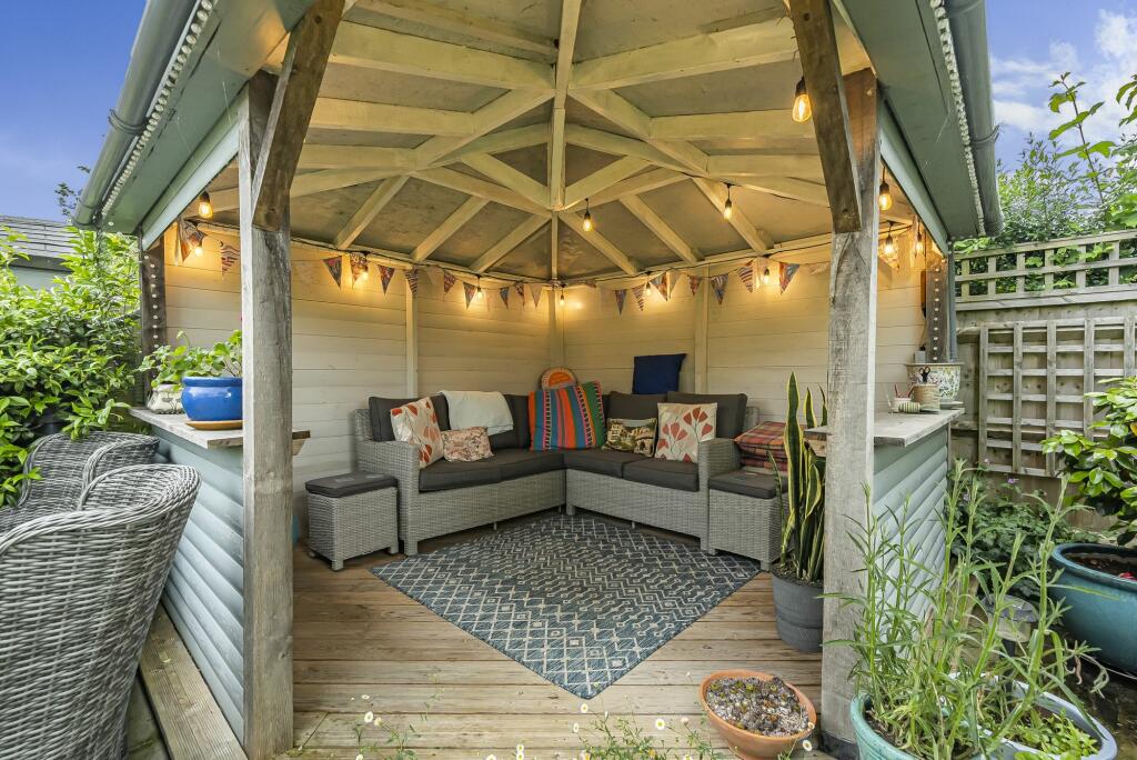 Corner Gazebo