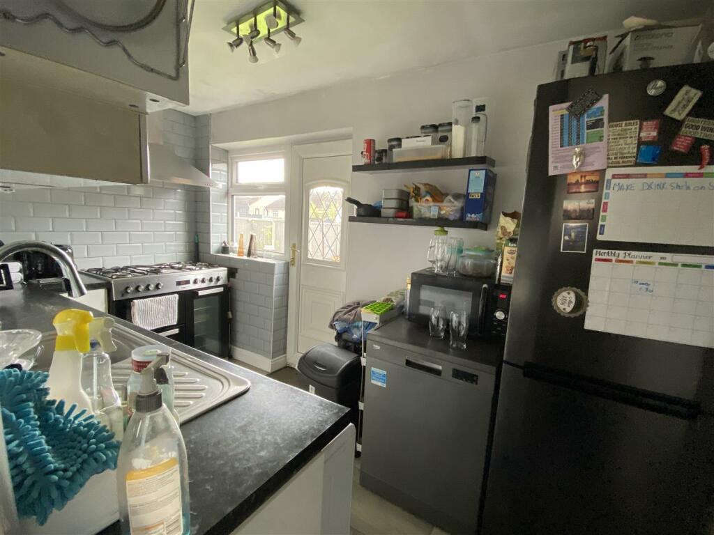Kitchen: