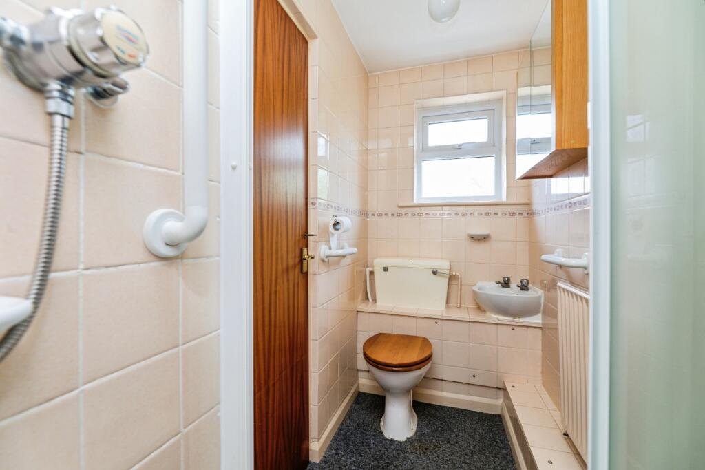 pbox-bathroom-319036.jpg