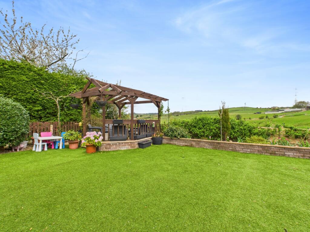 CAM03729G0-PR0020-STILL010