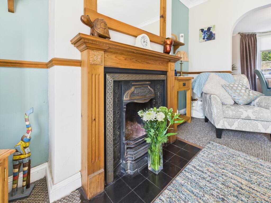 CAM04671G0-PR0040-STILL007