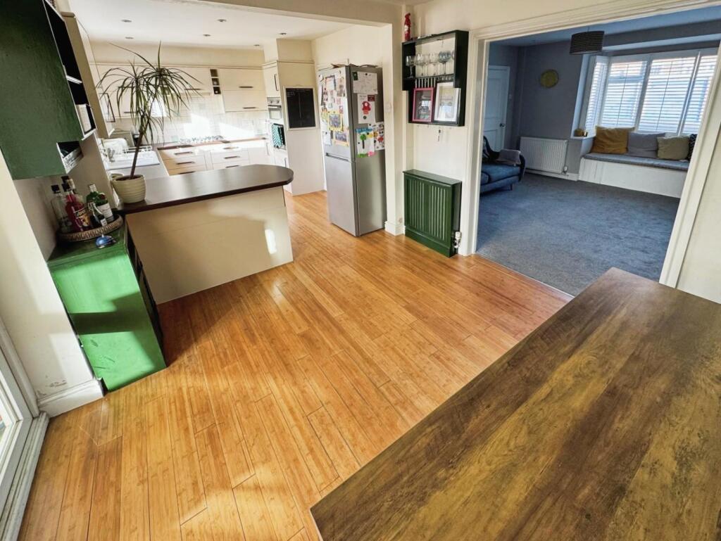 5a4d877b-Dining 20Kitchen.jpg