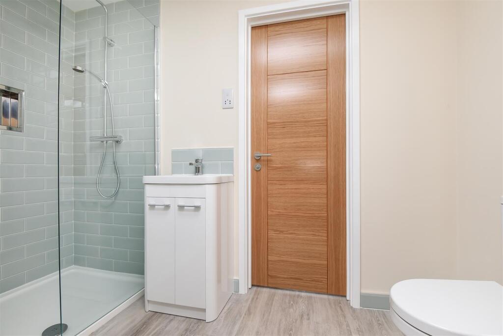 Jack &amp; Jill En Suite