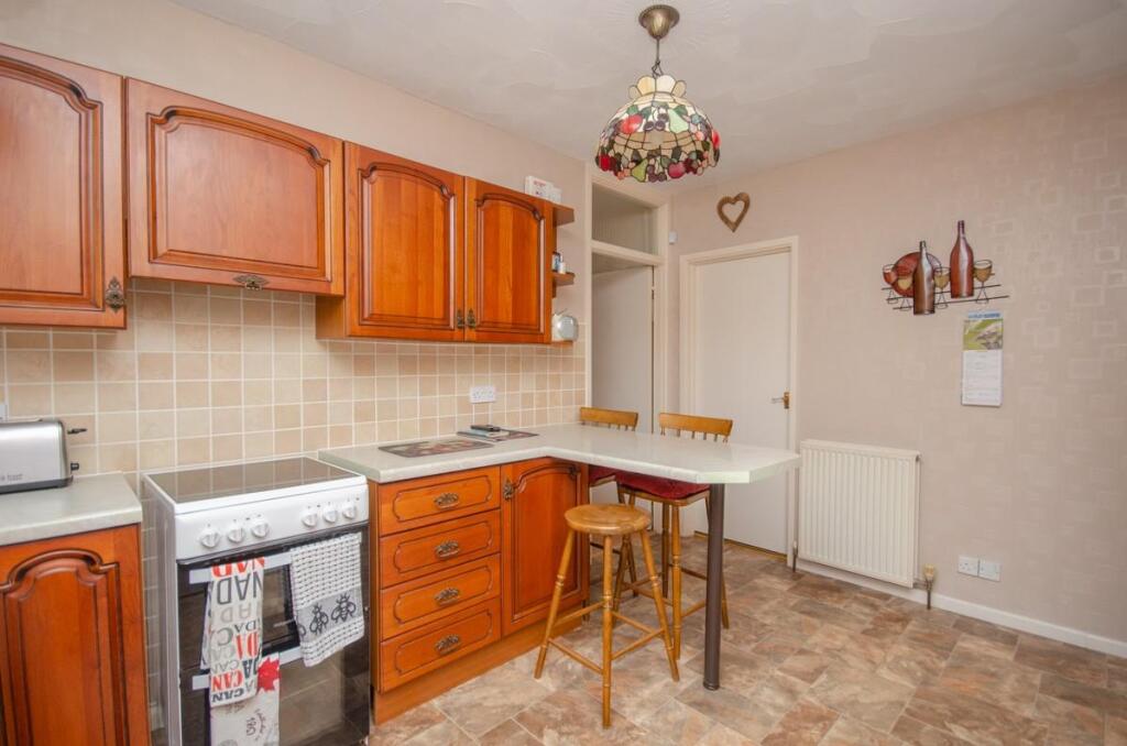 Kitchen pic 2.jpg