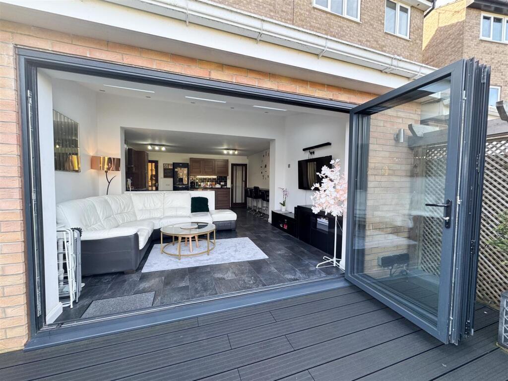 OPEN PLAN DINING KITCHEN LOUNGE