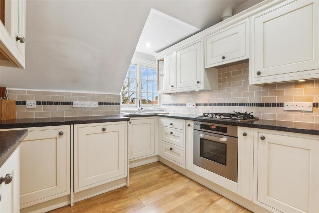 The Avenue, W4 - FOR SALE