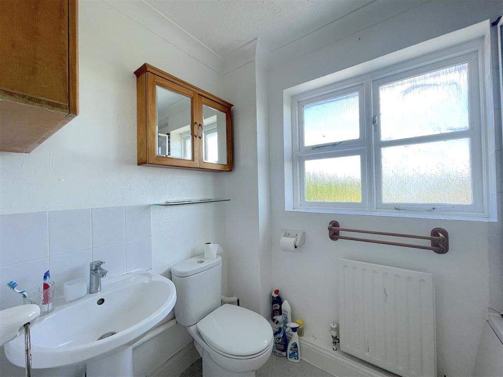 Bathroom (1).jpeg