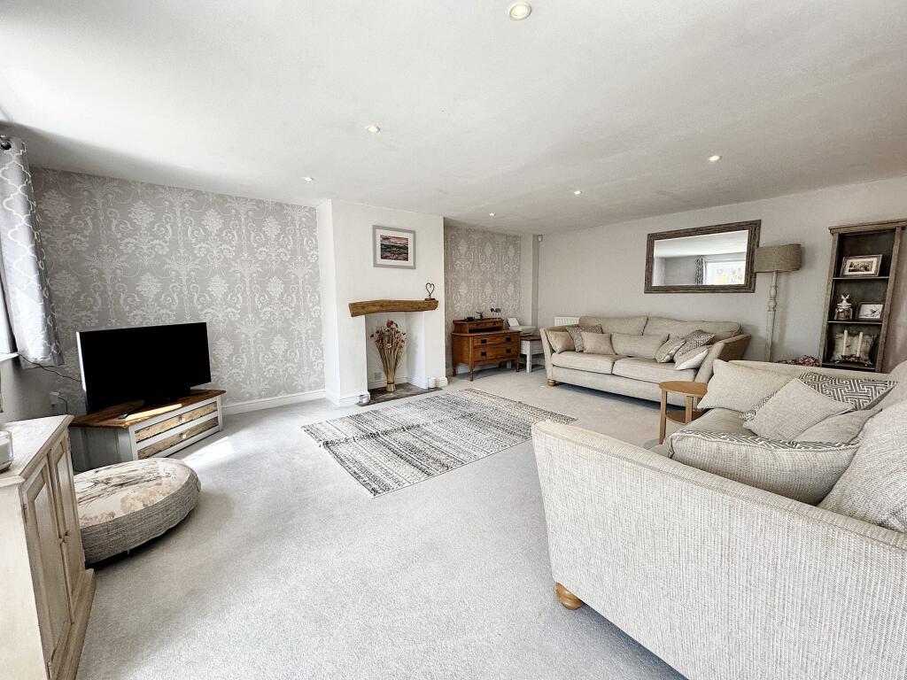 Lounge Dining Kitchen