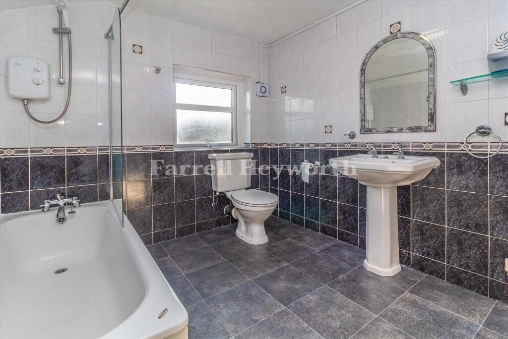 Bathroom image 2 New