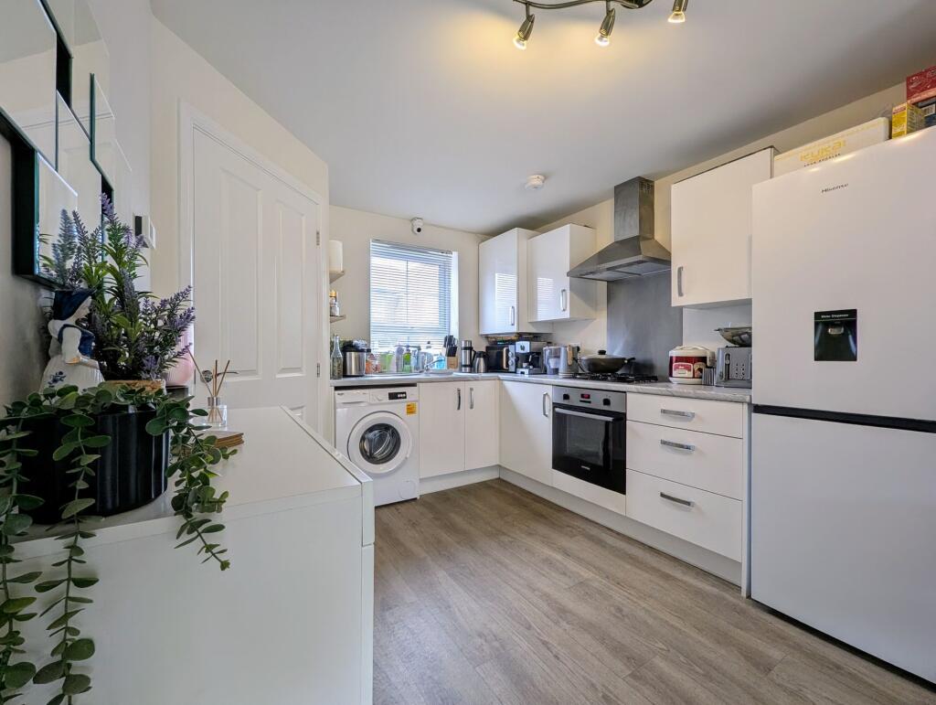 Open Plan Lounge &amp; Kitchen / Diner