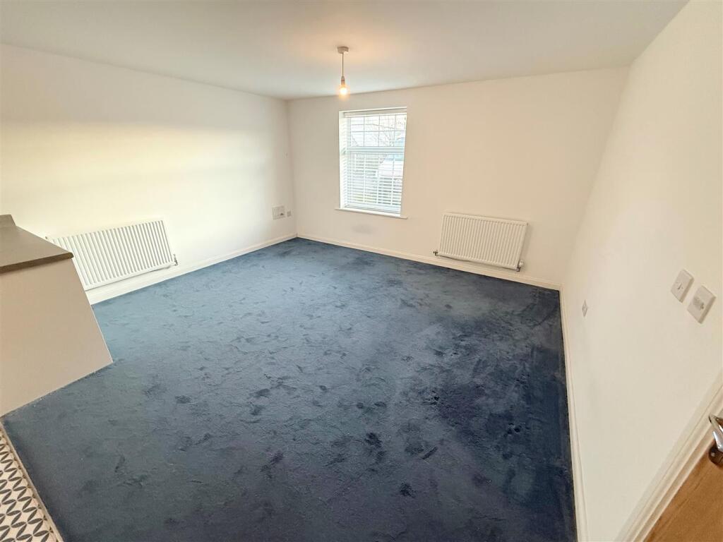 OPEN PLAN LIVING DINING KITCHEN