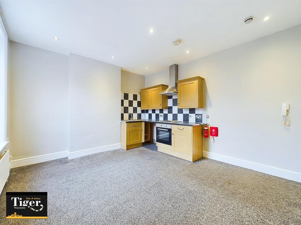 CAM02176G0-PR0443...