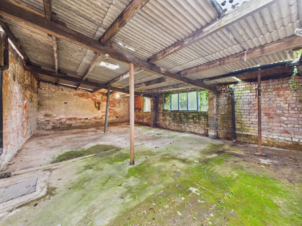 Garage-Main Section