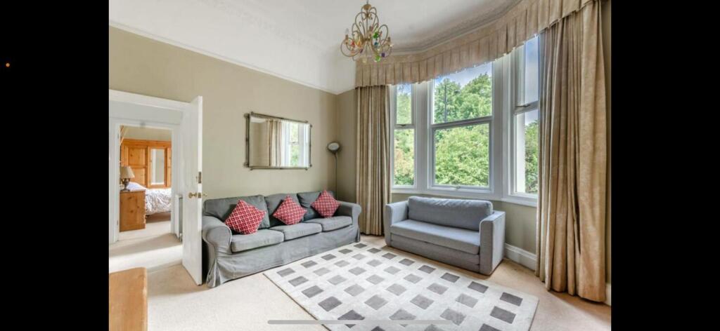 Upper Richmond Road, London