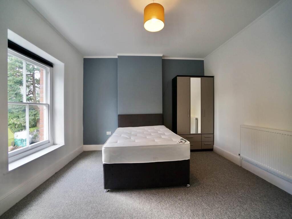 bed3.jpg