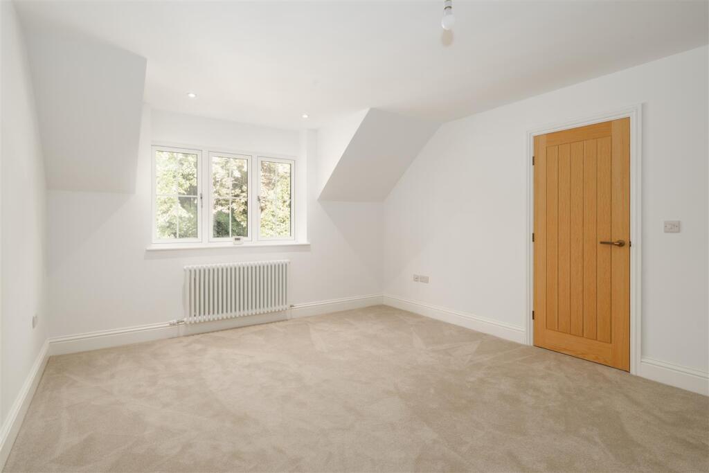 Bedroom2-2.jpg