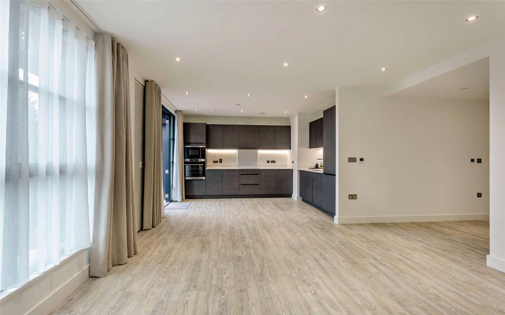 Lounge/Kitchen