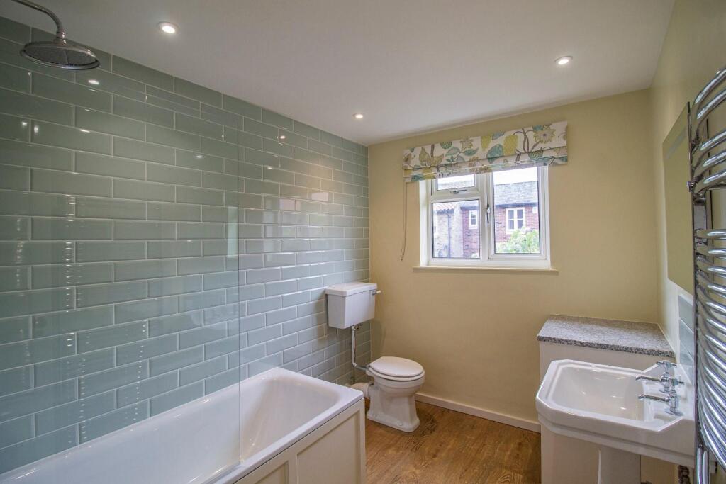 60 Guildhall Street, BSE [Bathroom].jpg