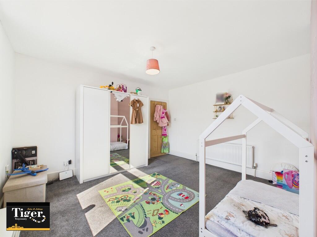 CAM02176G0-PR0580...