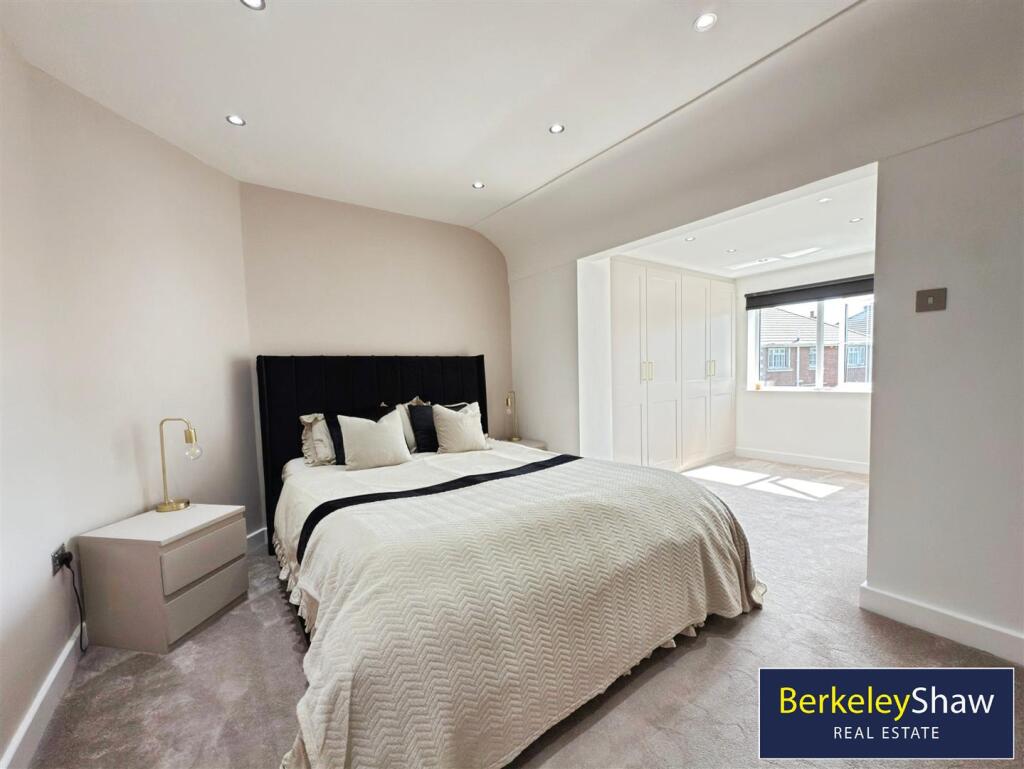 Main Bedroom with Dressing Area