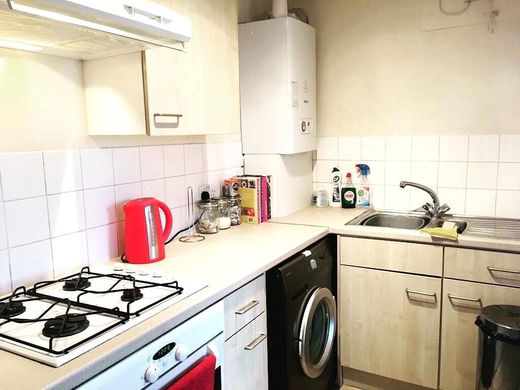 flat 9, 46 chippe...