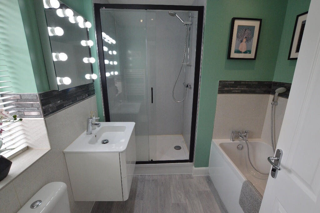Master En-Suite
