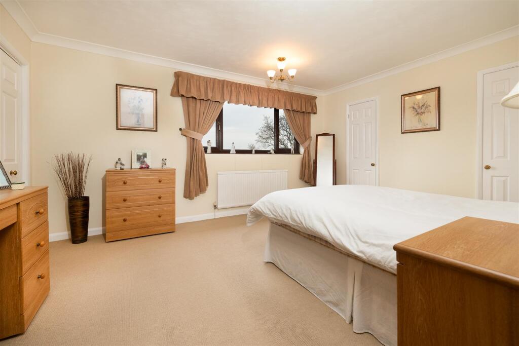 47 Rose Tree Lane, Newhall