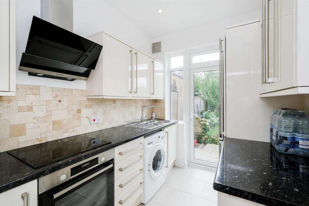 19 Crawley Road-8_web.jpg