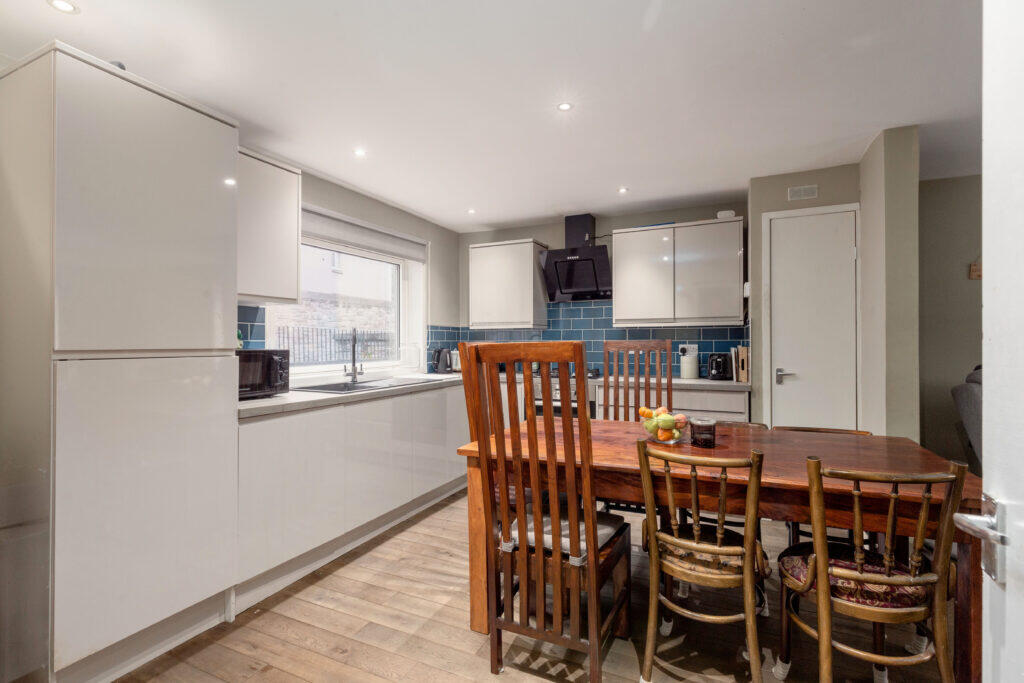 61 Abbeyhill, Holyrood, EH8 8DY