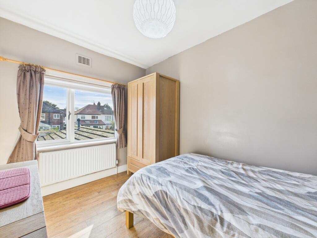 CAM02386G0-PR0117-STILL006