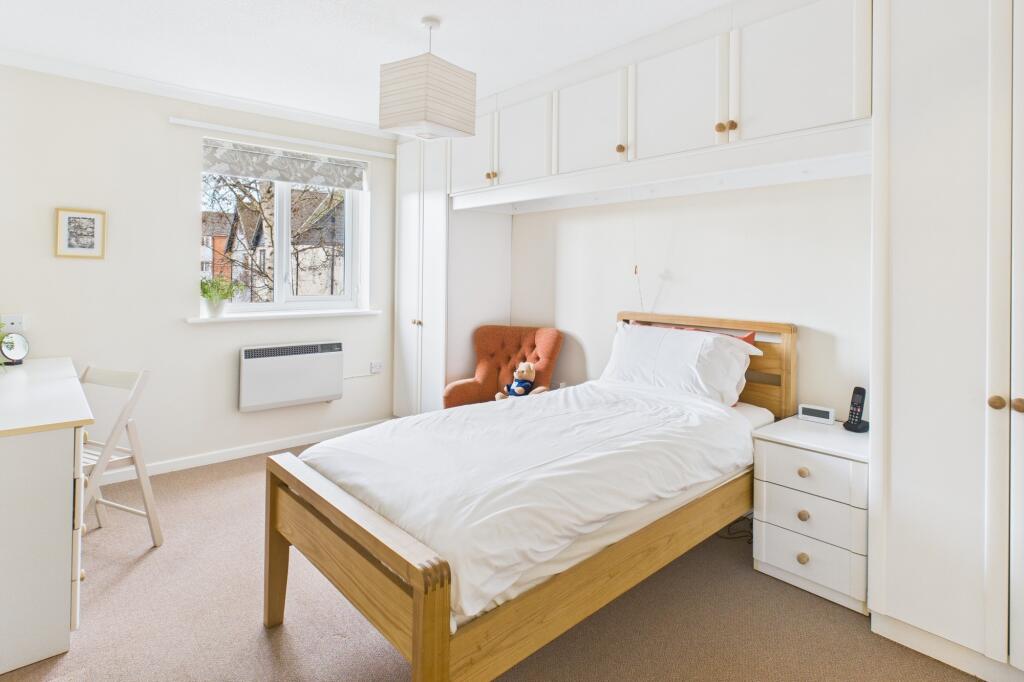 CAM02545G0-PR0536-STILL005