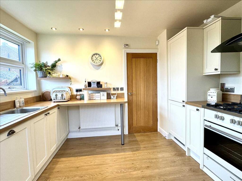 BREAKFAST KITCHEN