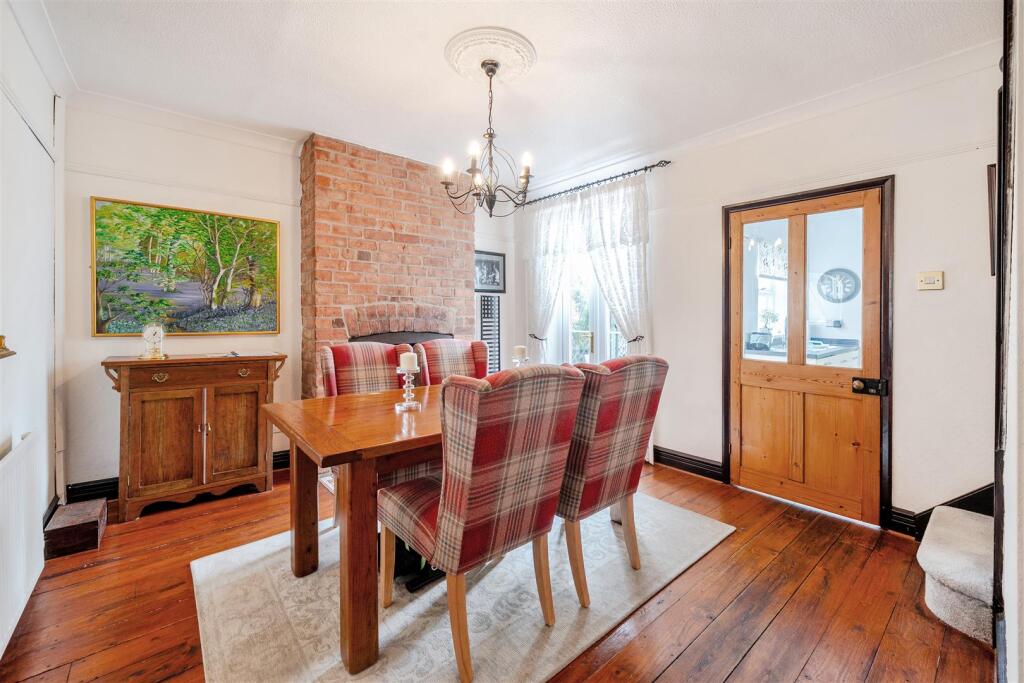 43 Richmond Road, Towcester (11).jpg