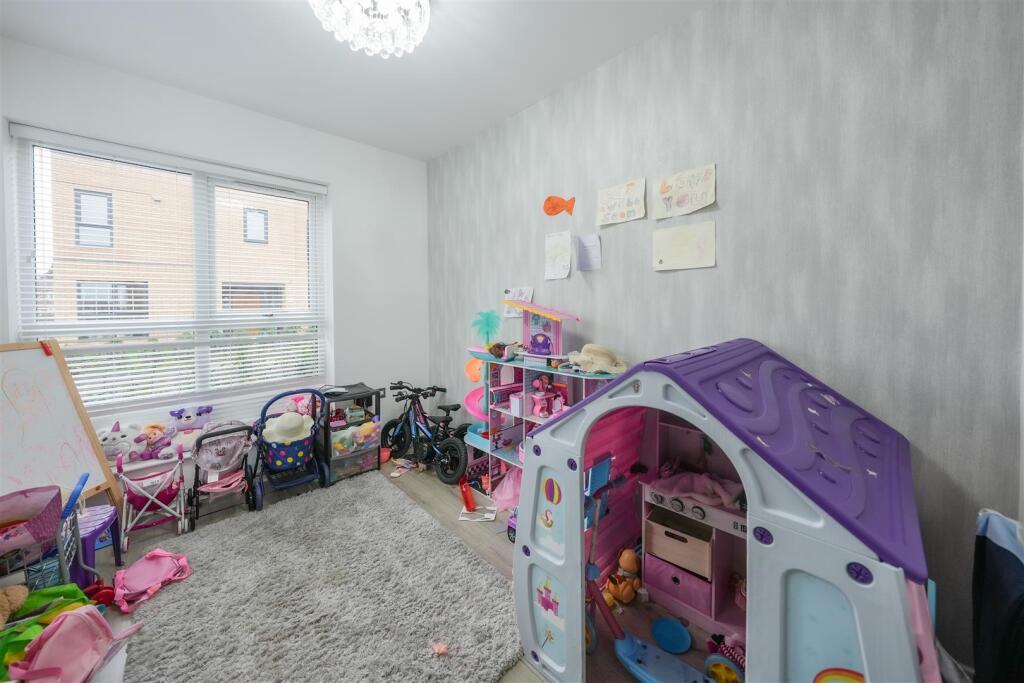 HOME OFFICE/GROUND FLOOR BEDROOM