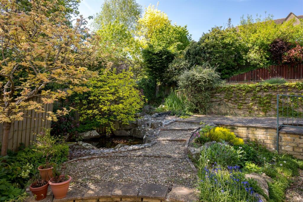 37 - Copper Beeches - GL6 6YE - Web.jpg